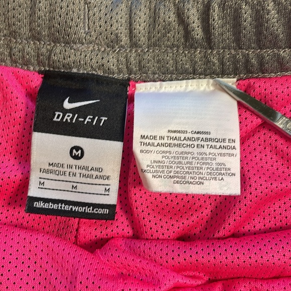 Nike Women’s Running Shorts Bundle of 2 Size Medium Dri-fit Black and Pink Lined - Picture 5 of 11